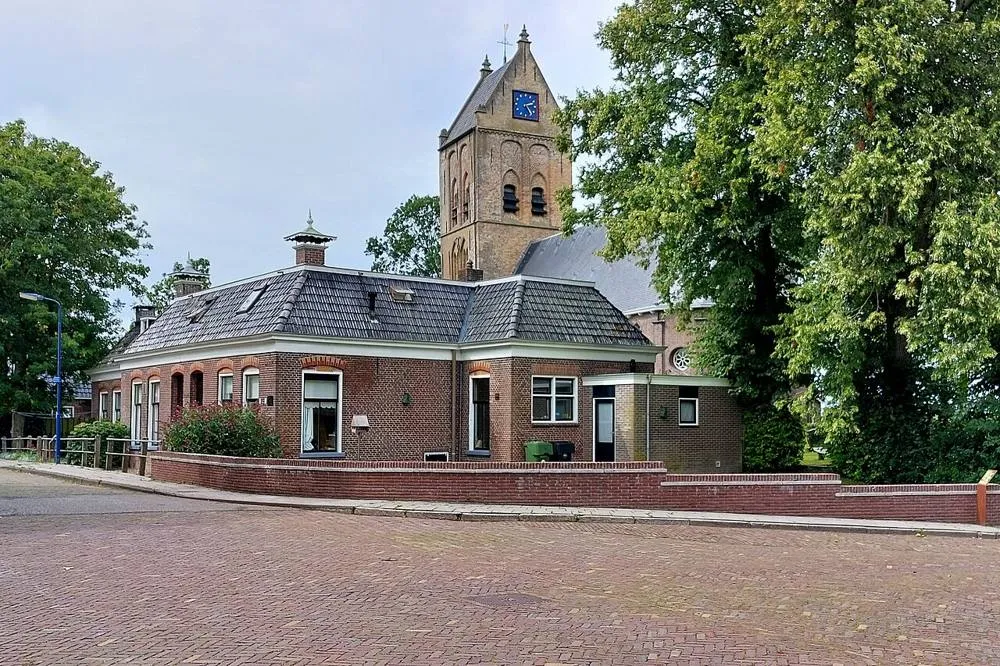 Spannum: 2023 Spannum, hoeke Tsjerkebuorren-Lytse Buorren mei sicht op de Sint-Remigiustsjerke