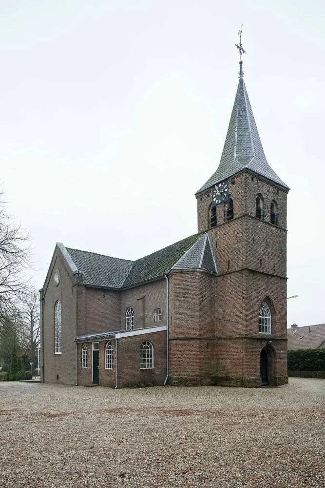 Loenen Veluwe: Overzicht van de westgevel - Loenen - 20424260 - RCE
