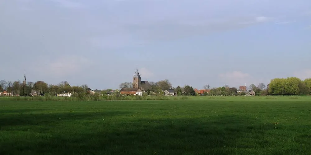Steenderen: Steenderen, dorpszicht met kerk1+2 foto7 2012-04-20 18.02