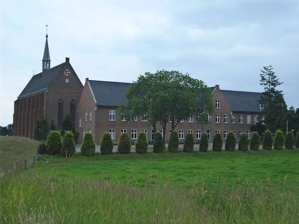 Sint Agatha: Sint Agatha, le couvent des chanoines de la Sainte-Croix